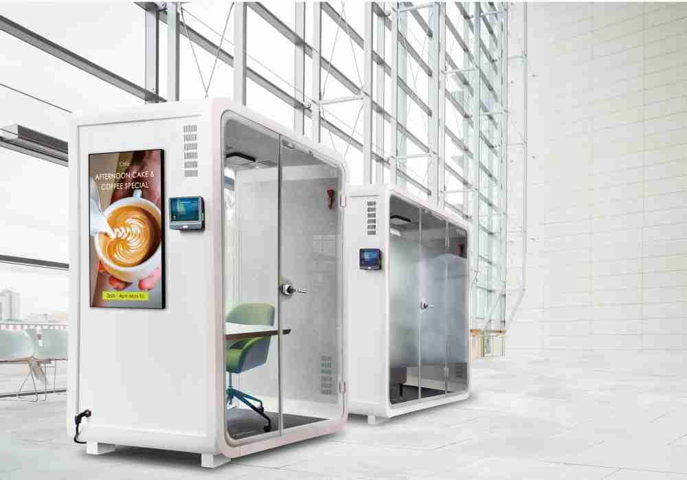 尊时凯龙子公司达擎之智慧行动办公舱，，，，采用PDLC智能调光玻璃设计，，透过通电与断电的电流切换，，，，呈现透明与雾面效果，，具节能降耗特性并兼顾隐私，，，，确保信息安全